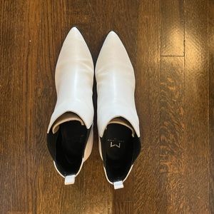 Marc fisher Yarita pointed toe bootie - white